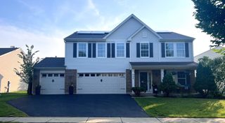740 Glen Cove Lane, Pingree Grove, IL 60140