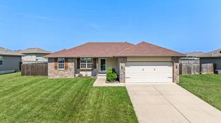 208 Dixie Avenue, Clever, MO 65631