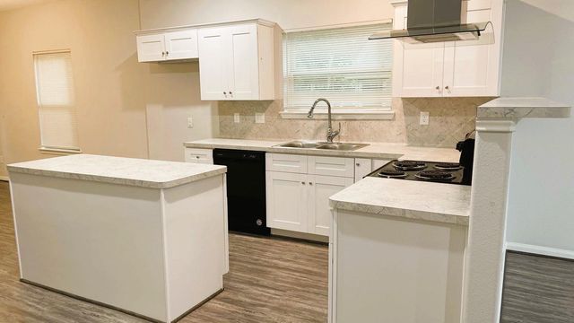 4209 Mallow Street B, Houston, TX 77051