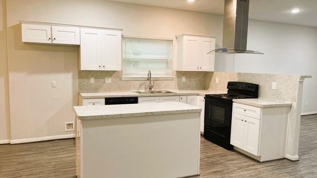 4209 Mallow Street B, Houston, TX 77051