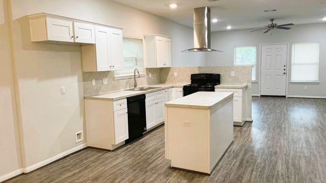 4209 Mallow Street B, Houston, TX 77051