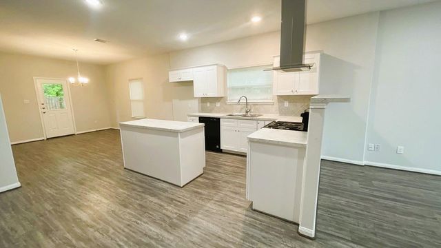 4209 Mallow Street B, Houston, TX 77051