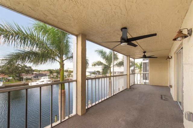 4900 38TH WAY S 302, St Petersburg, FL 33711