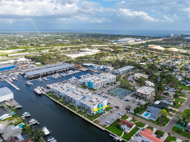 4900 38TH WAY S 302, St Petersburg, FL 33711