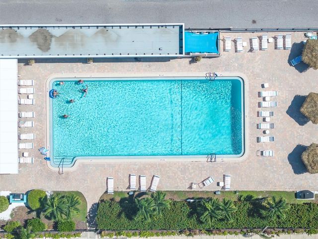 4900 38TH WAY S 302, St Petersburg, FL 33711