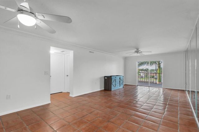 4900 38TH WAY S 302, St Petersburg, FL 33711