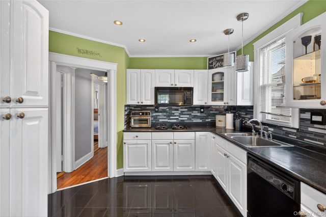 117 Greenvale Avenue, Yonkers, NY 10703