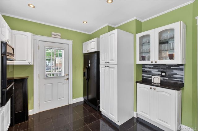 117 Greenvale Avenue, Yonkers, NY 10703