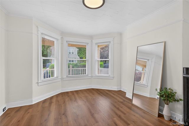 117 Greenvale Avenue, Yonkers, NY 10703