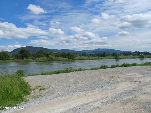 127 Coyote Trail, Priest River, ID 83856