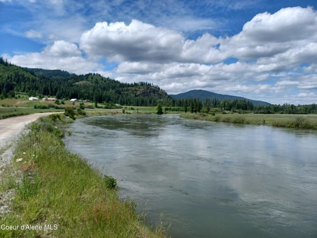 127 Coyote Trail, Priest River, ID 83856