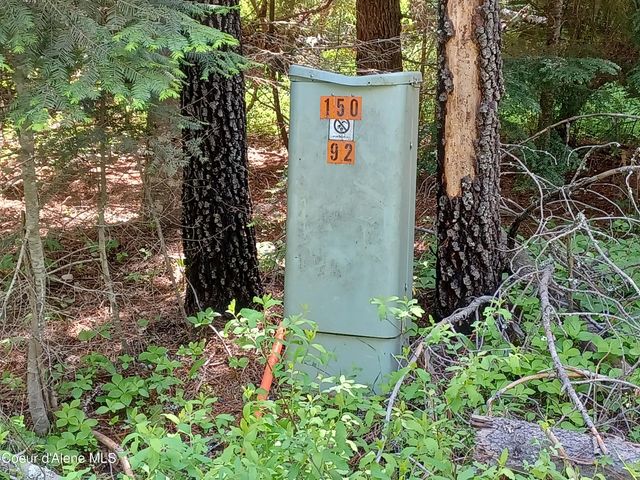 127 Coyote Trail, Priest River, ID 83856
