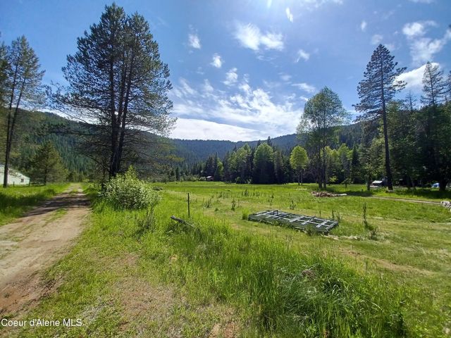 127 Coyote Trail, Priest River, ID 83856