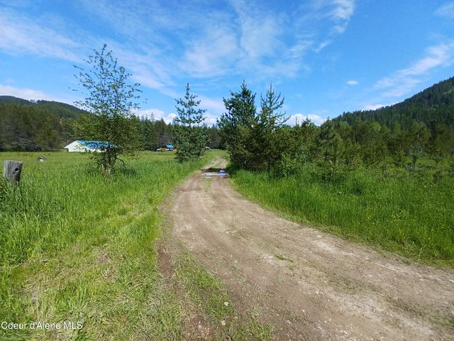 127 Coyote Trail, Priest River, ID 83856