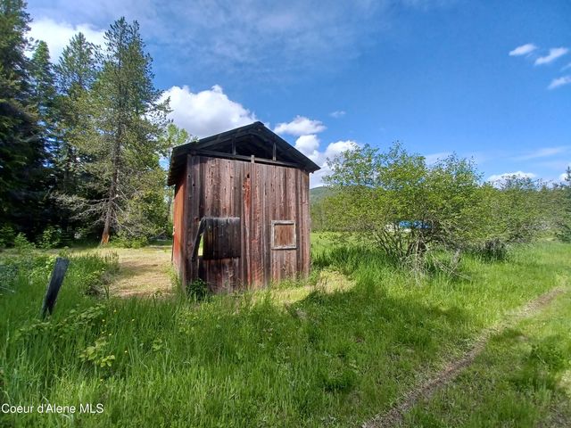 127 Coyote Trail, Priest River, ID 83856