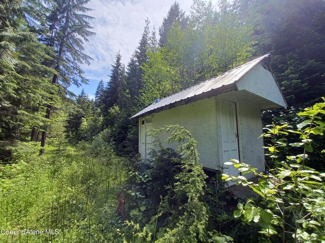 127 Coyote Trail, Priest River, ID 83856