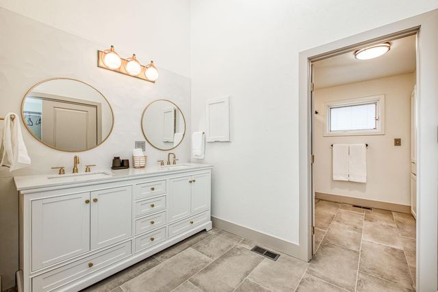 254 W Sierra Avenue, Clovis, CA 93612