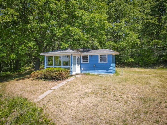 14308 Church Road, Howard City, MI 49329