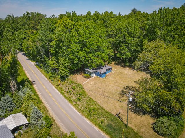 14308 Church Road, Howard City, MI 49329