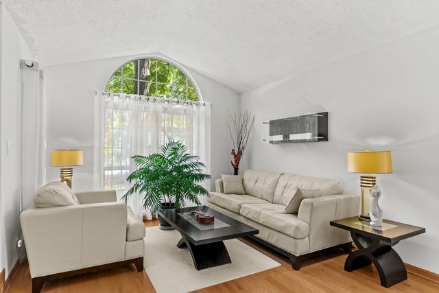 1108 Oak Ridge Drive, Streamwood, IL 60107