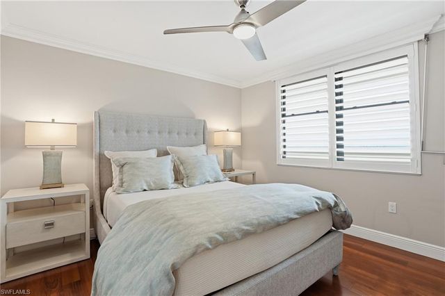 6585 Nicholas BLVD 902, Naples, FL 34108