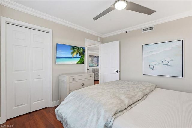 6585 Nicholas BLVD 902, Naples, FL 34108