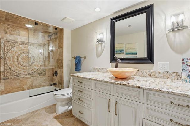 6585 Nicholas BLVD 902, Naples, FL 34108