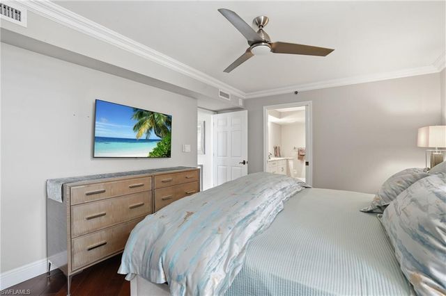 6585 Nicholas BLVD 902, Naples, FL 34108