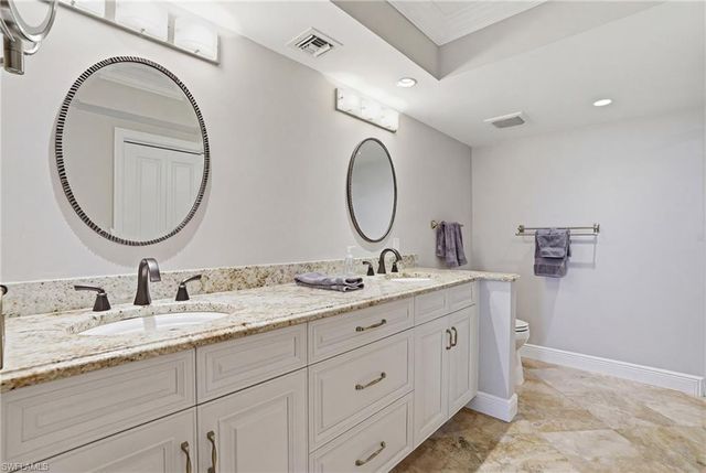 6585 Nicholas BLVD 902, Naples, FL 34108