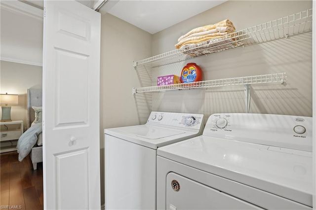 6585 Nicholas BLVD 902, Naples, FL 34108