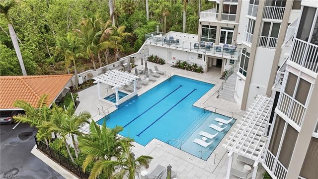 6585 Nicholas BLVD 902, Naples, FL 34108