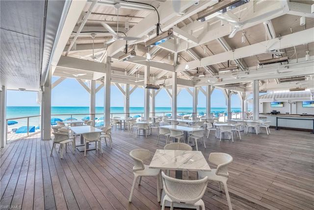 6585 Nicholas BLVD 902, Naples, FL 34108