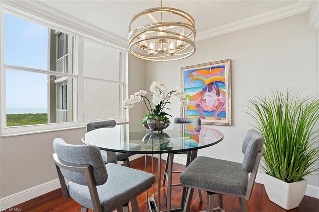 6585 Nicholas BLVD 902, Naples, FL 34108