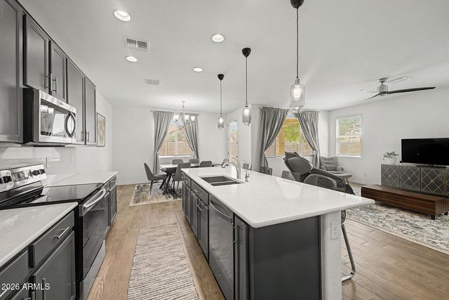 905 S CANAL Drive 14, Chandler, AZ 85225