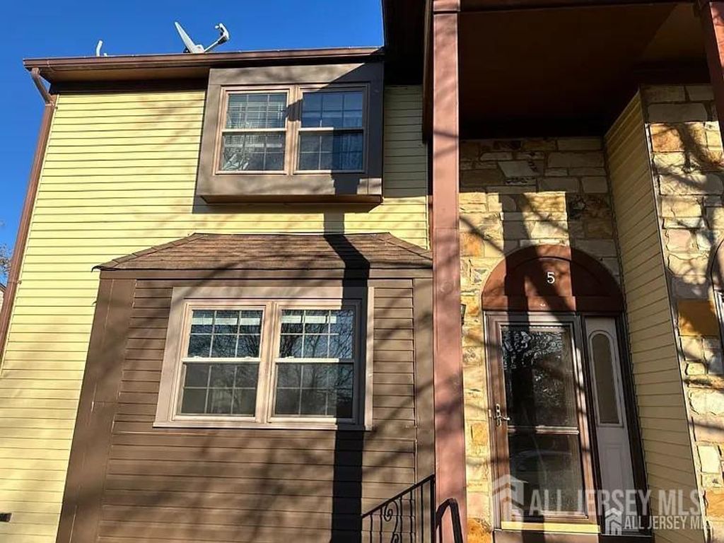 5 Hannah Drive, South Brunswick, NJ 08810