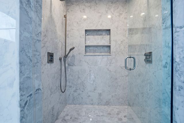 18 Magnolia Road, Natick, MA 01760