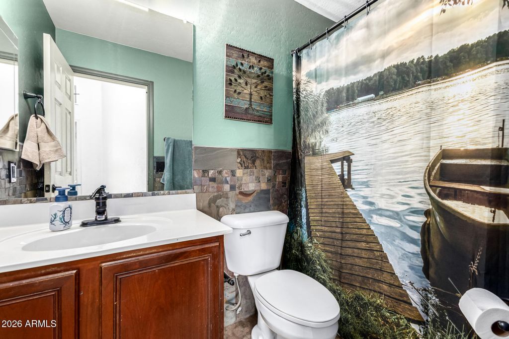 Image 14 of property listing at 1914 N 109TH Drive, Avondale, AZ 85323