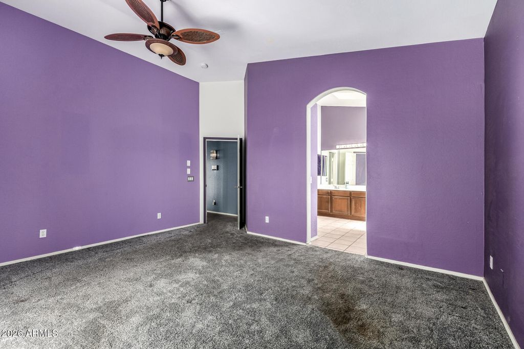 Image 17 of property listing at 1914 N 109TH Drive, Avondale, AZ 85323