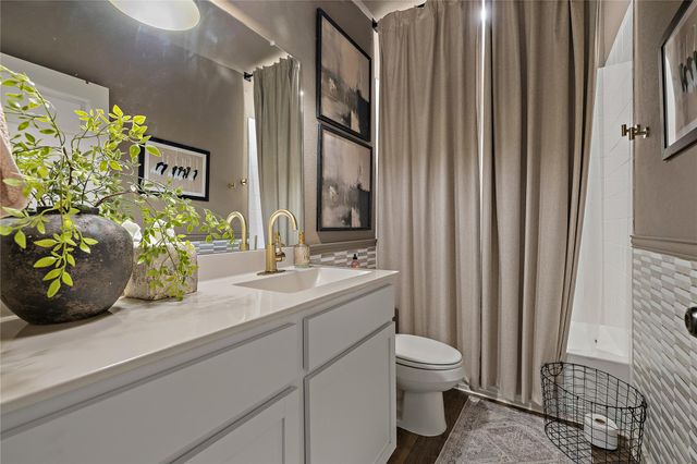 219 Greens Bayou TRL, Hutto, TX 78634