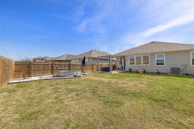 219 Greens Bayou TRL, Hutto, TX 78634