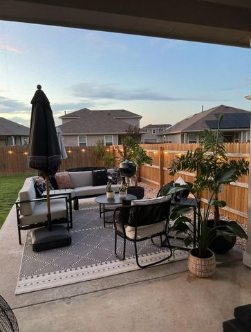 219 Greens Bayou TRL, Hutto, TX 78634