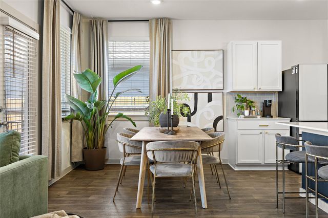 219 Greens Bayou TRL, Hutto, TX 78634