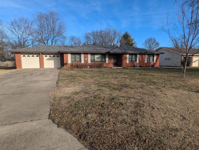 1515 W Swan Street, Springfield, MO 65807