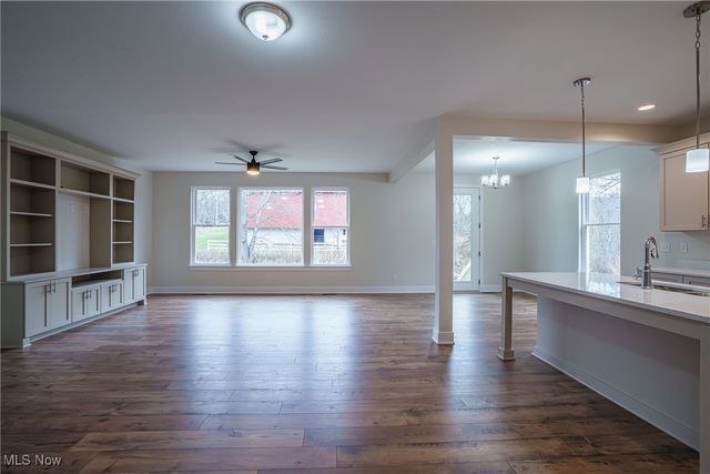 2938 S Hametown Road, Barberton, OH 44203