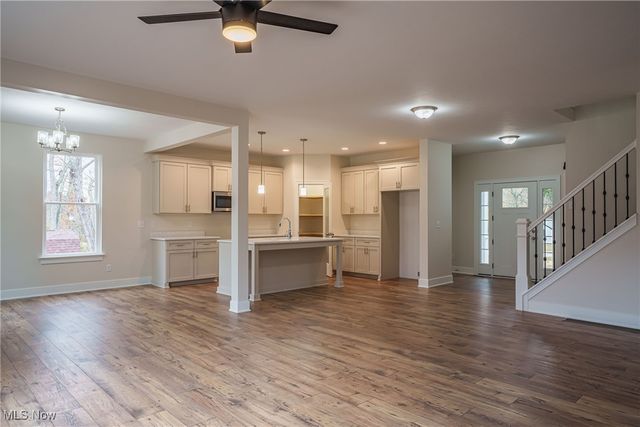 2938 S Hametown Road, Barberton, OH 44203