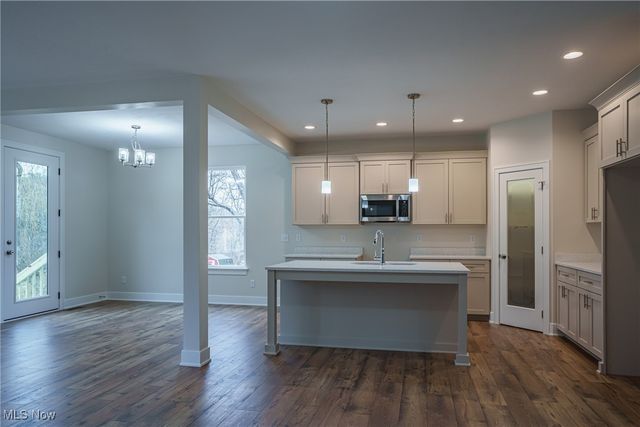 2938 S Hametown Road, Barberton, OH 44203