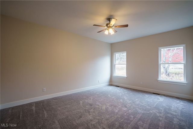 2938 S Hametown Road, Barberton, OH 44203