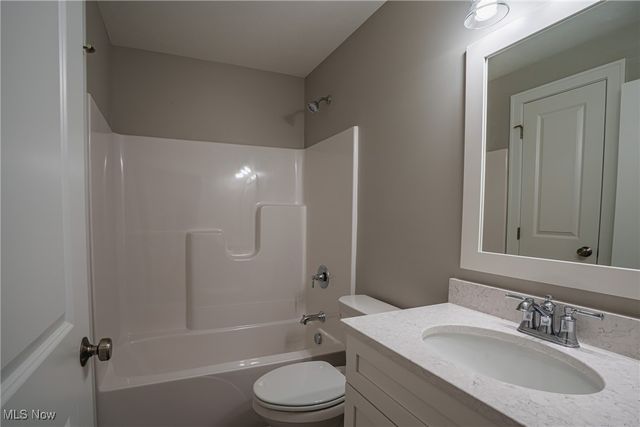 2938 S Hametown Road, Barberton, OH 44203