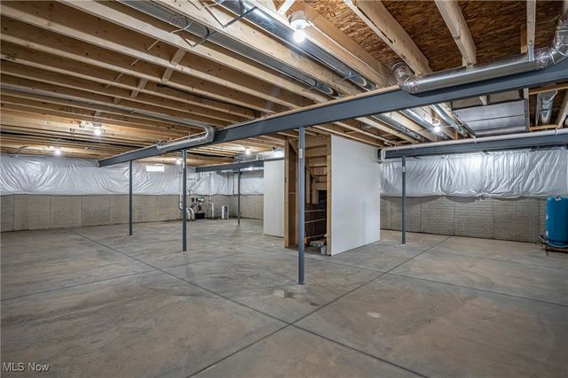 2938 S Hametown Road, Barberton, OH 44203