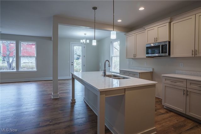 2938 S Hametown Road, Barberton, OH 44203